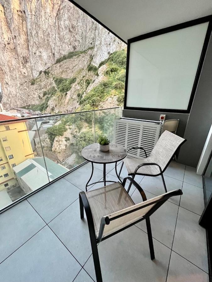 Modern Apartment With Spa And Pool Gibraltar Eksteriør billede