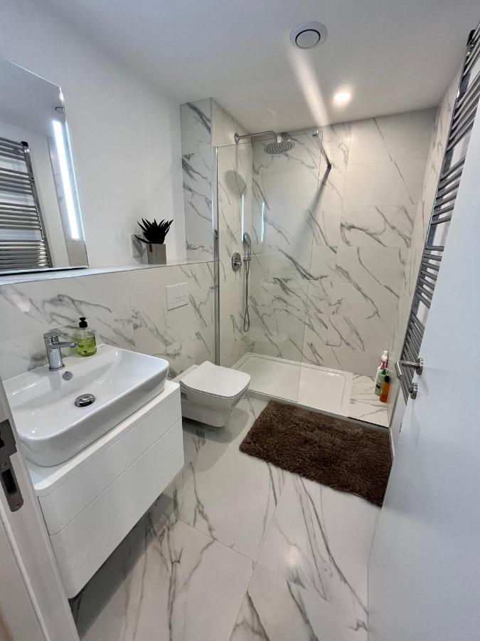 Modern Apartment With Spa And Pool Gibraltar Eksteriør billede