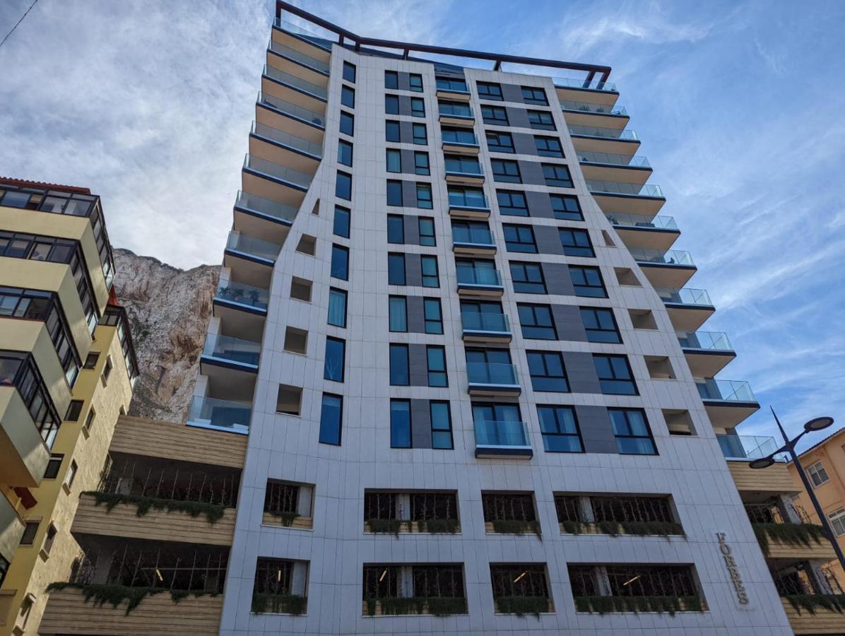 Modern Apartment With Spa And Pool Gibraltar Eksteriør billede